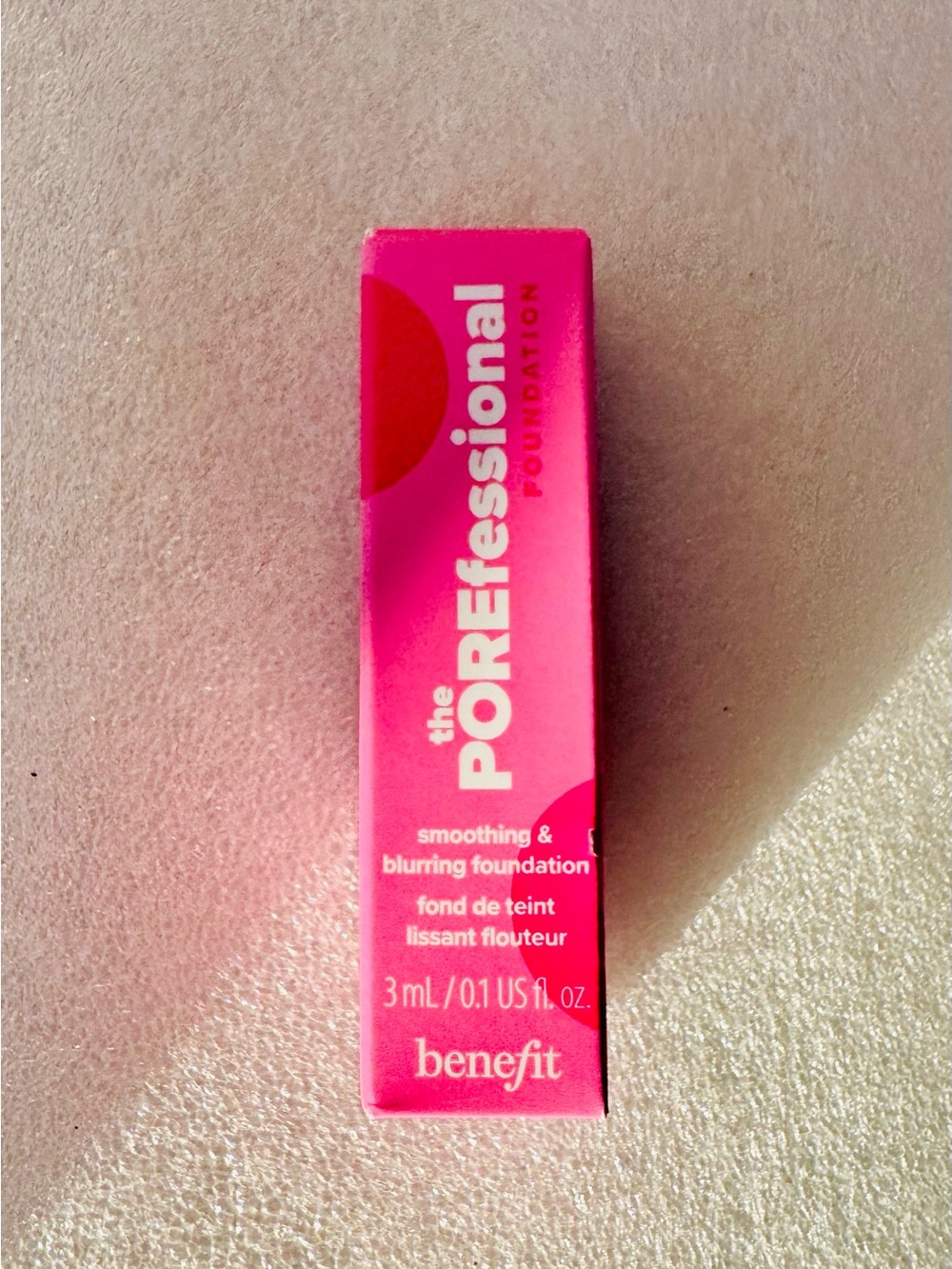 Benefit the POREfessional Smoothing & Blurring Foundation - Bright Pink